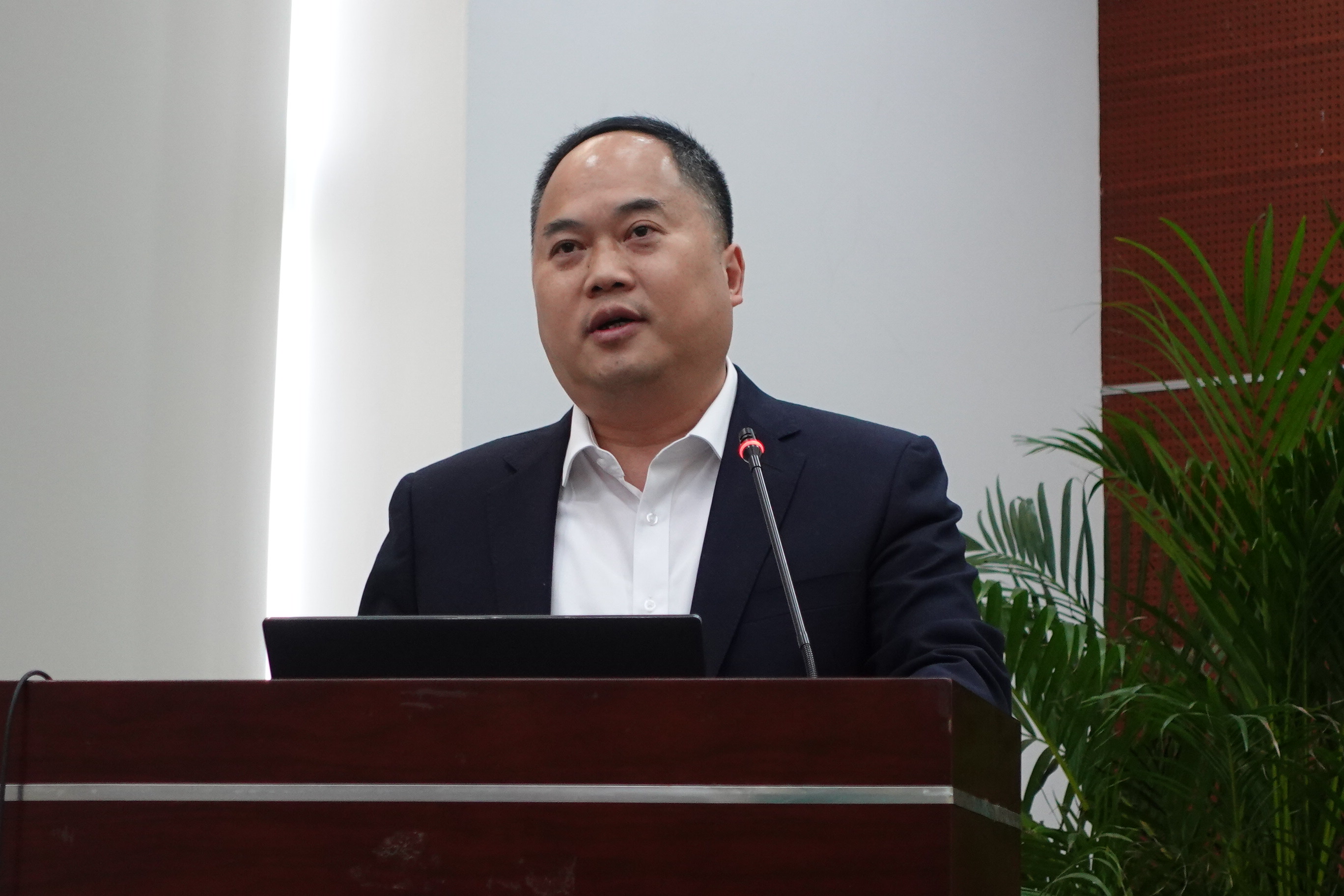 西交大高端裝備研究院蒞臨亨通參觀交流——智改數(shù)轉(zhuǎn)，同享共筑(圖3)